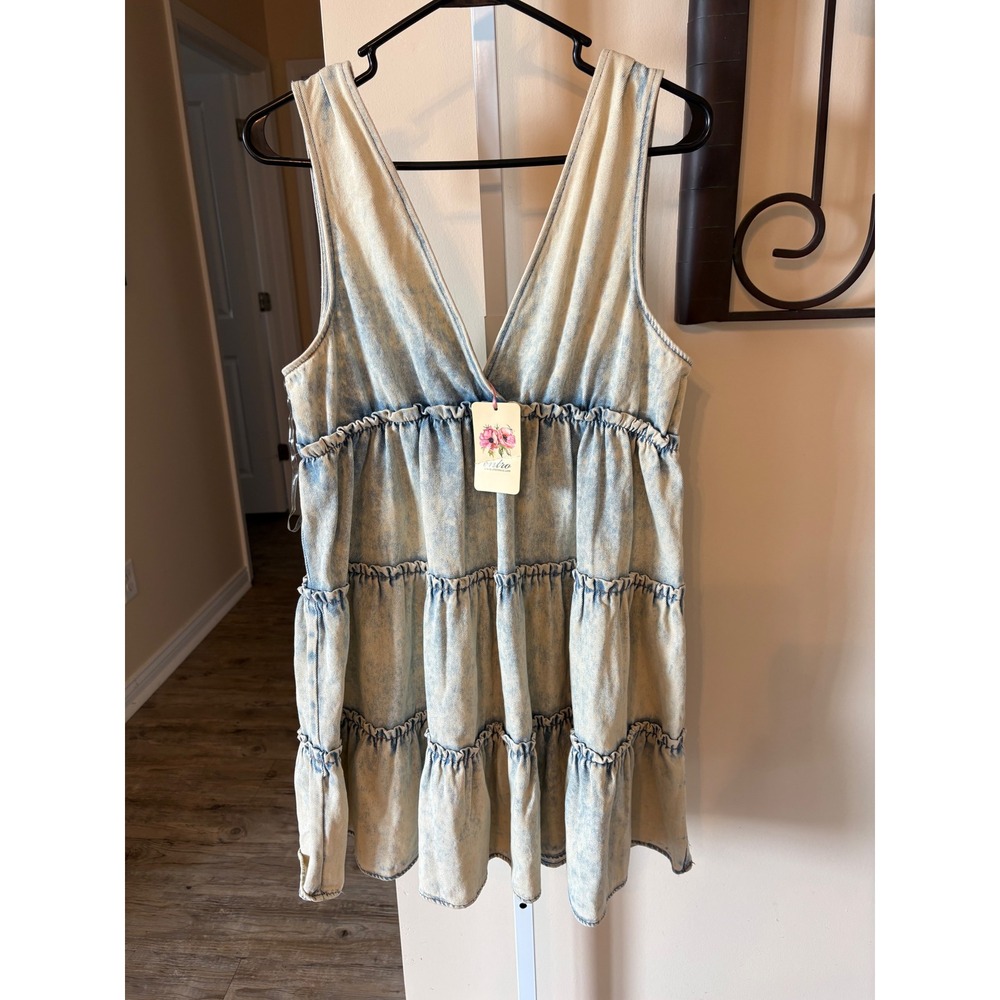 Entro Women Light Acid Wash Denim Tiered Mini Dress V-Neck Sleeveless Large NWT